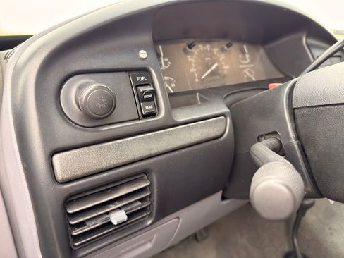 Used 1994 Ford F250 XL HD image 17