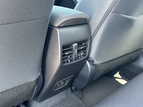 Used 2026 Toyota Corolla Cross LE FWD image 29