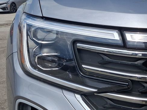 Used 2024 Volkswagen Atlas SE AWD/4WD image 9