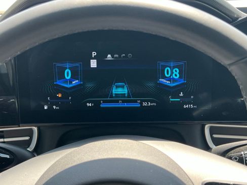 Used 2025 Hyundai Elantra Limited FWD image 31