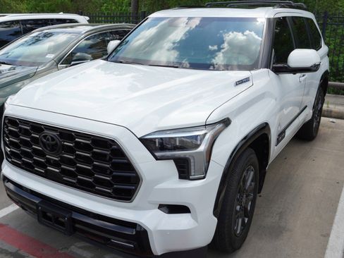 Used 2024 Toyota Sequoia Platinum image 1