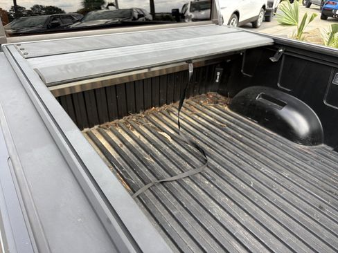 Used 2022 Toyota Tundra SR5 w/ SR5 Premium Package RWD image 32