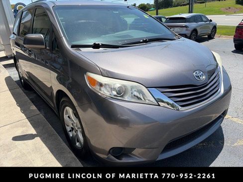 Used 2017 Toyota Sienna LE FWD image 8