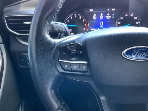 Used 2020 Ford Explorer XLT w/ Equipment Group 202A AWD/4WD image 23