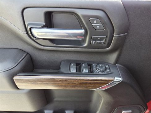 Certified 2022 Chevrolet Silverado 3500 High Country w/ Technology Package image 17