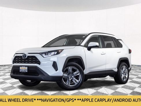 Used 2022 Toyota RAV4 LE AWD/4WD image 2
