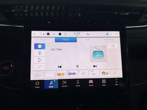 New 2025 Jeep Grand Cherokee L Limited w/ Black Appearance Package image 12