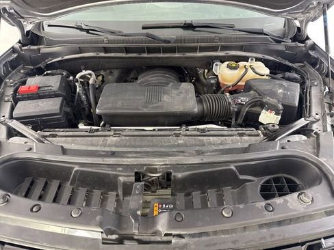 Used 2022 Chevrolet Suburban Z71 w/ Luxury Package image 20