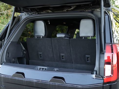 Used 2025 Ford Expedition Platinum w/ Stealth Performance Package AWD/4WD image 37