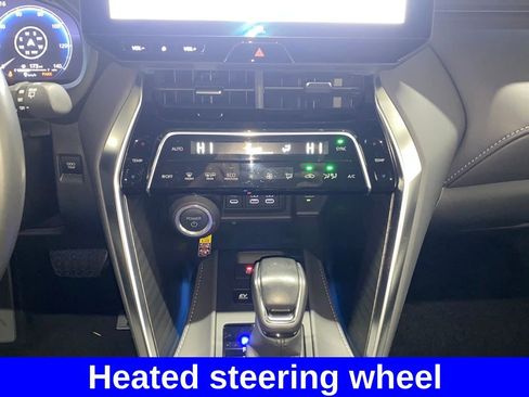 Used 2024 Toyota Venza Limited image 18
