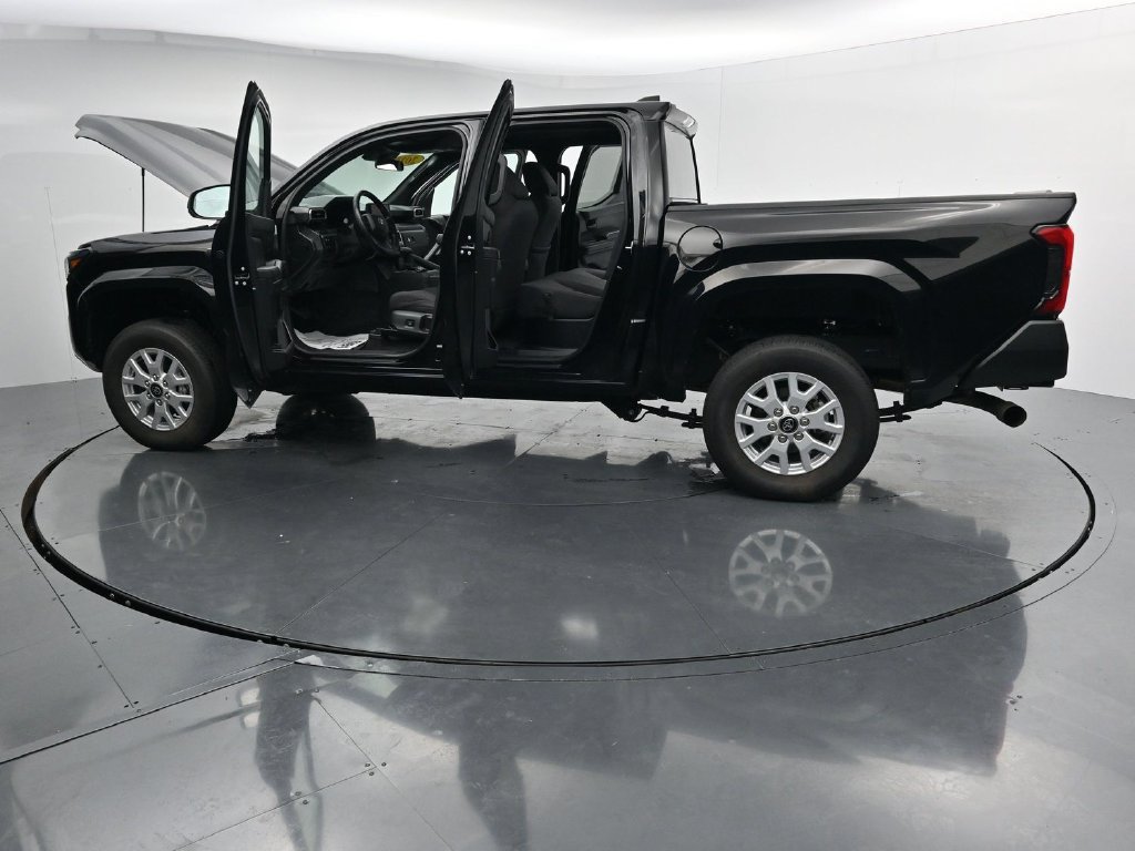 Used 2025 Toyota Tacoma SR AWD/4WD image 38
