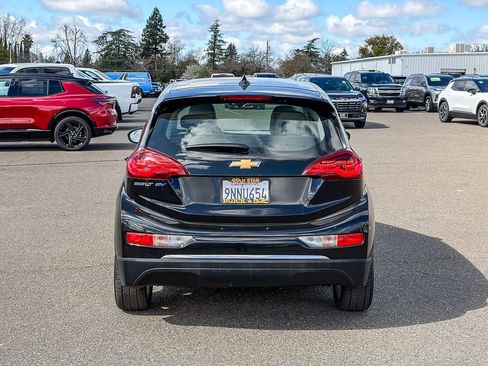 Used 2021 Chevrolet Bolt LT image 3