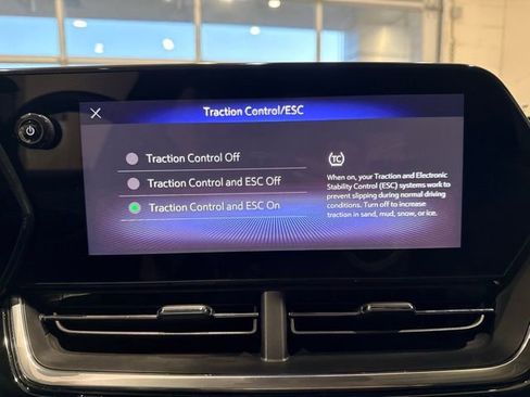 Used 2024 Chevrolet Trax ACTIV w/ Driver Confidence Package image 29