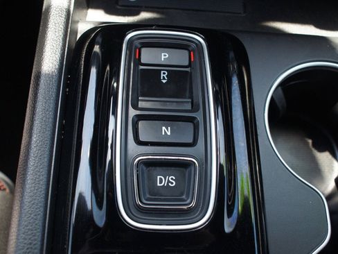 Used 2025 Honda Pilot Black Edition image 13