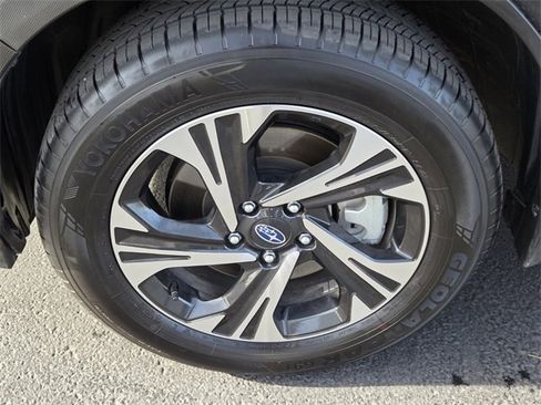 Used 2025 Subaru Crosstrek 2.0i Premium w/ Crosstrek Mirror Package image 8