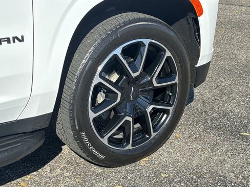 Used 2023 Chevrolet Suburban RST w/ Luxury Package image 13