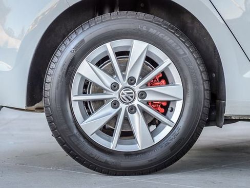 Used 2016 Volkswagen Golf S image 13