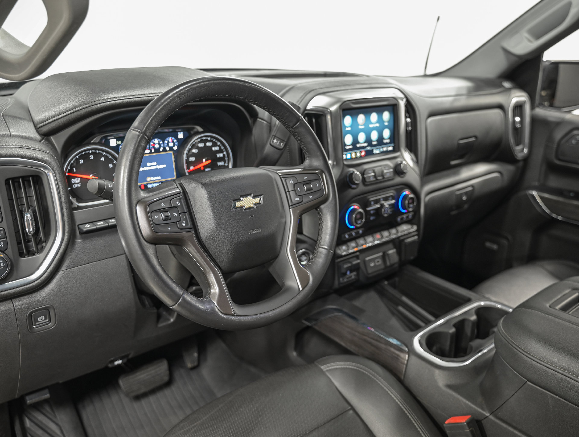 Used 2022 Chevrolet Silverado 1500 LTZ w/ LTZ Premium Package AWD/4WD image 15