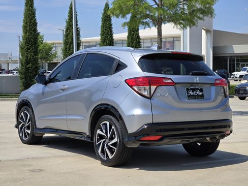 Used 2019 Honda HR-V Sport image 3