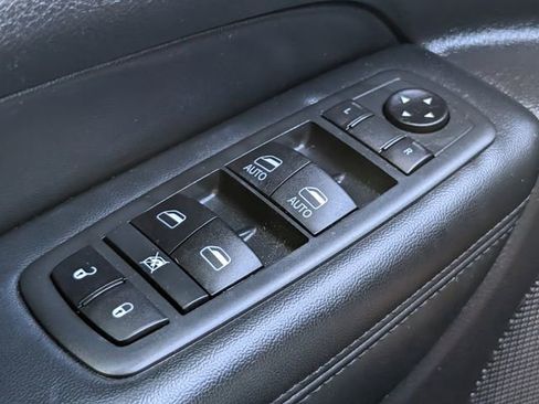 Used 2020 Jeep Grand Cherokee Altitude AWD/4WD image 22