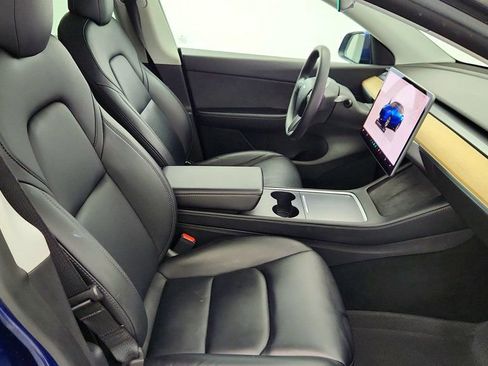 Used 2022 Tesla Model Y Long Range image 29