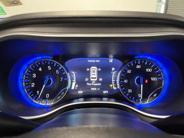 Used 2024 Chrysler Pacifica Touring-L FWD image 24