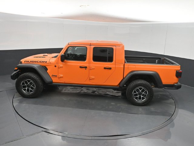 Used 2025 Jeep Gladiator Rubicon w/ Convenience Group AWD/4WD image 41