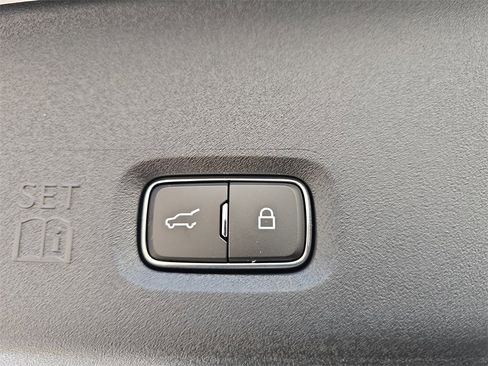 New 2025 Ford Expedition Active image 37