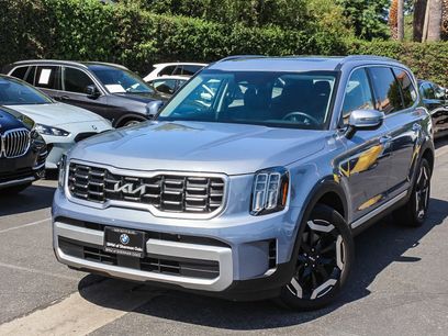 Used 2024 Kia Telluride S w/ S Sunroof Package