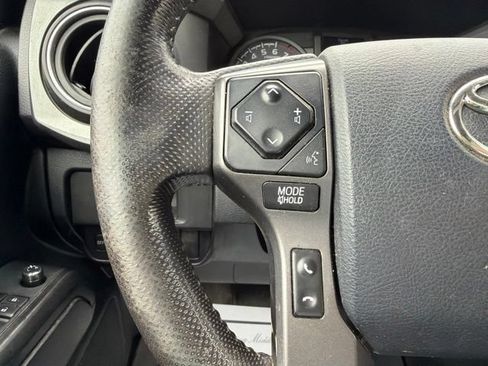 Used 2017 Toyota Tacoma TRD Off-Road w/ Tow Package RWD image 18