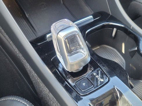 Certified 2023 Volvo XC40 B5 Plus w/ Protection Package Premier image 20