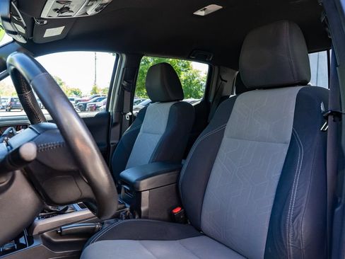 Used 2021 Toyota Tacoma TRD Off-Road w/ Technology Package AWD/4WD image 23