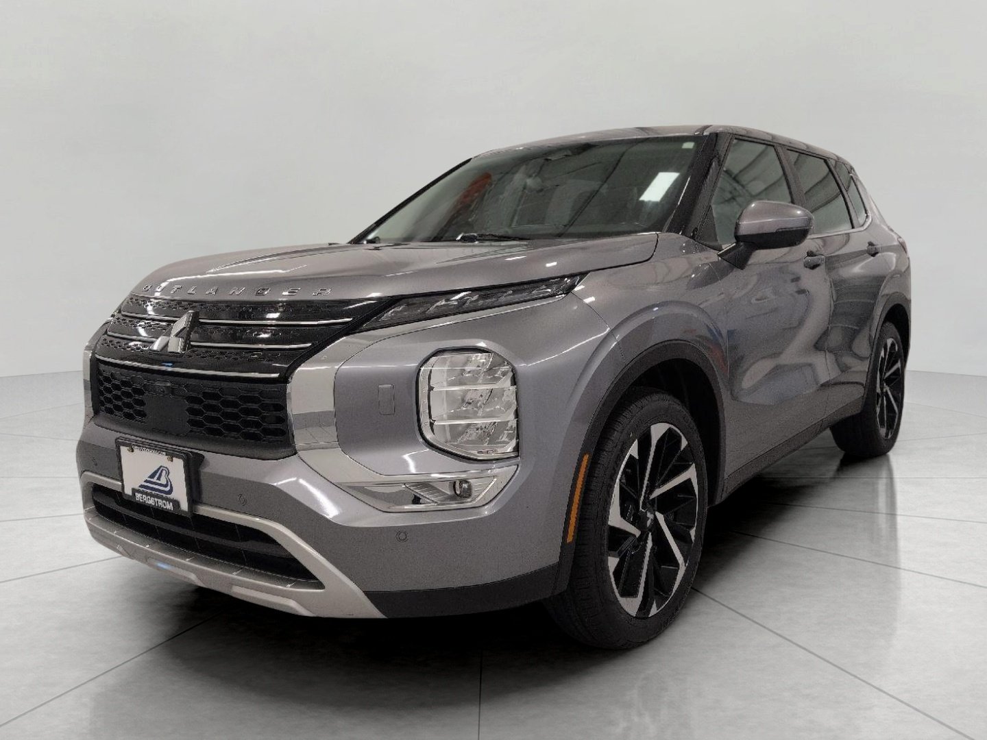 Used 2023 Mitsubishi Outlander SE AWD/4WD image 12