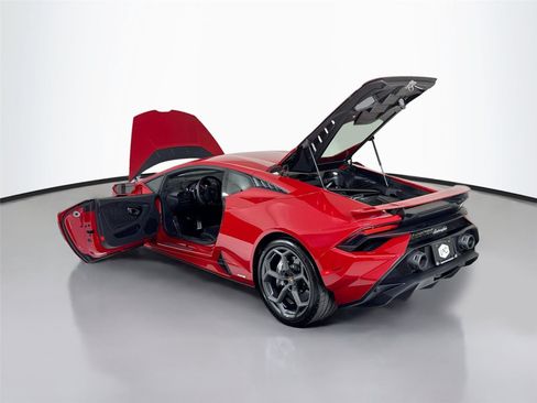 Used 2023 Lamborghini Huracan Tecnica image 40