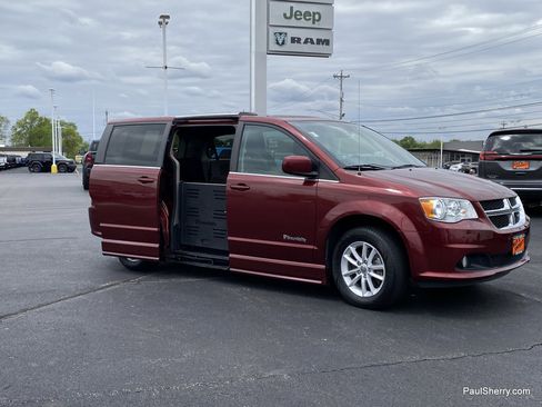 Used 2019 Dodge Grand Caravan SXT FWD image 9