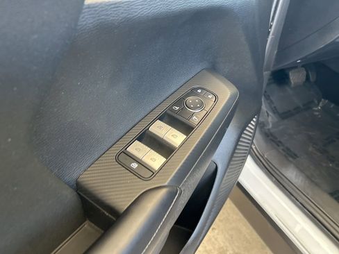 Used 2022 Mitsubishi Outlander ES image 36