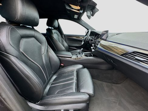 Used 2019 BMW 530e image 19