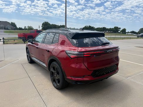 New 2025 Chevrolet Equinox EV RS image 10