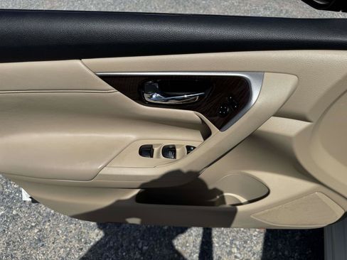 Used 2015 Nissan Altima 2.5 SL w/ Technology Package FWD image 14