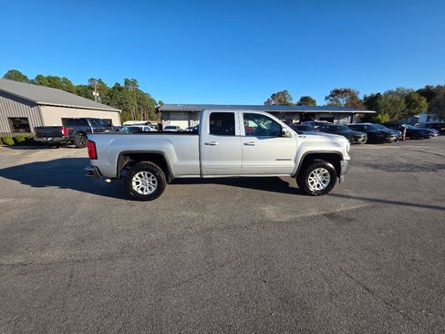 Used 2017 GMC Sierra 1500 SLE w/ SLE Value Package image 4