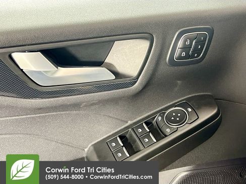 Used 2024 Ford Escape ST-Line Elite w/ Class II Trailer Tow Package image 12