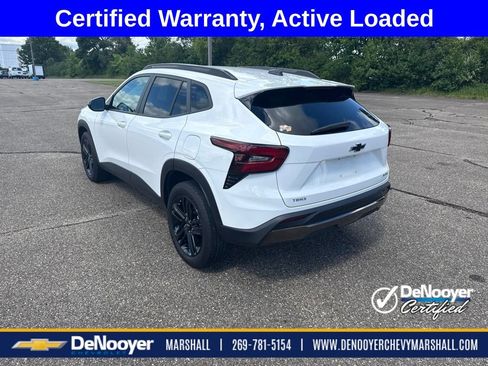 Used 2024 Chevrolet Trax ACTIV w/ Driver Confidence Package FWD image 3