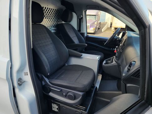 Used 2018 Mercedes-Benz Metris image 11