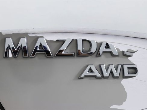 Used 2024 MAZDA MAZDA3 Hatchback w/Premium Plus Pkg image 10