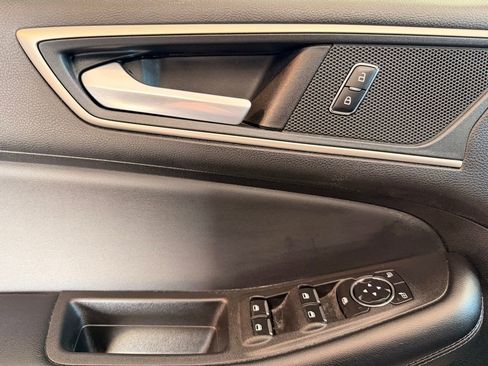 Used 2024 Ford Edge SEL image 9