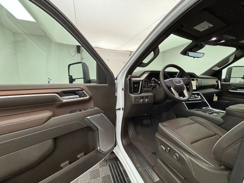 New 2025 GMC Sierra 2500 Denali w/ Denali Reserve Package image 18