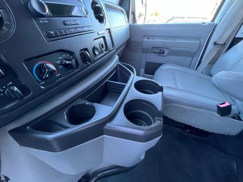 Used 2014 Ford E-350 and Econoline 350 XL w/ Power Windows & Locks Group image 17