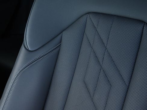 Certified 2025 BMW X3 xDrive30i w/ Premium Package image 8