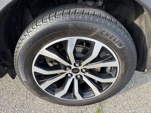 Used 2020 Ford Explorer ST w/ Premium Technology Package AWD/4WD image 4