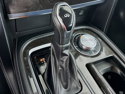 Used 2024 INFINITI QX80 Luxe image 25